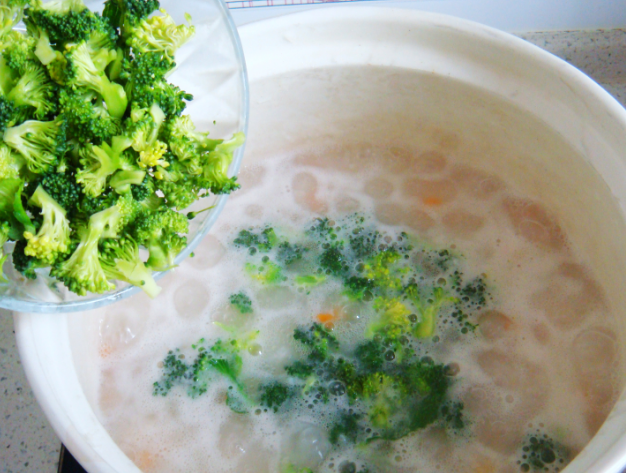 办公桌前有个大柱子有什么影响？