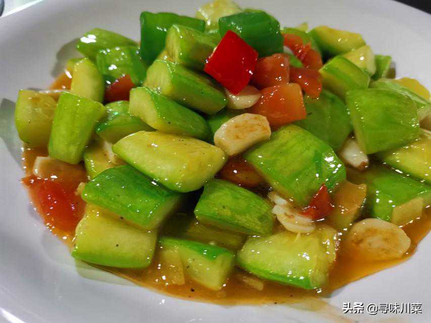 不化妆也精致的好办法，从这5个品牌里面带走一条钻石项链