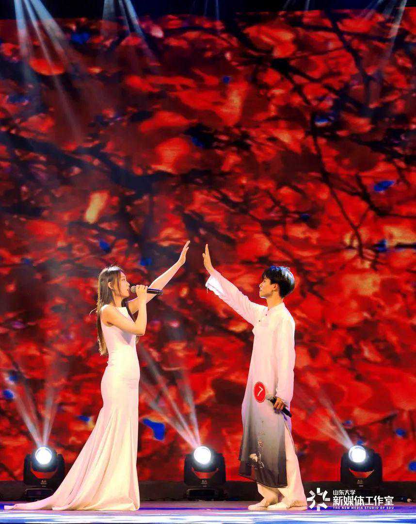 解析：生年干支与劫财，助力事业运势之发展。