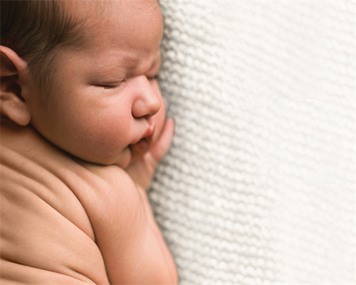 儿子早产病危，吴京乞求上天：我命贱、命硬，抗得住，别找我孩子