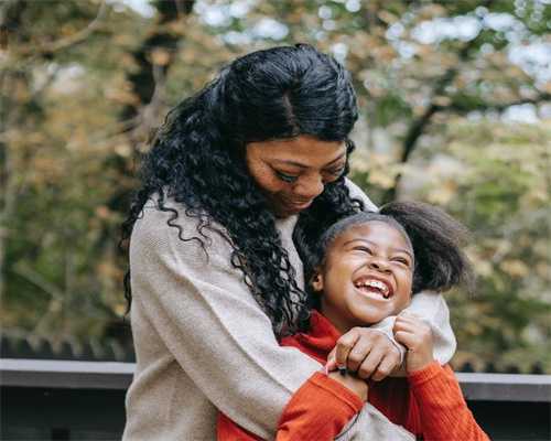 Deepseek建议属兔的人应该佩戴这些饰品可提升财运，健康，事业。