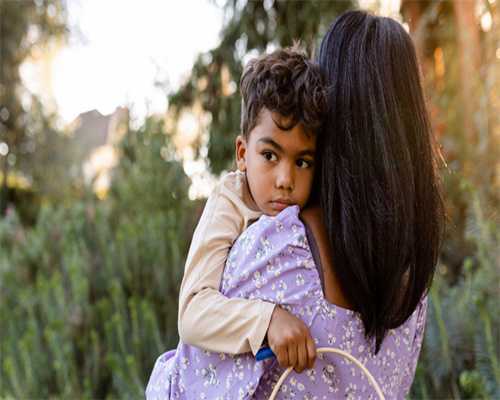 科比妻子再添新纹身！将一家6口名字刻脚面，青筋暴起瓦嫂又瘦了